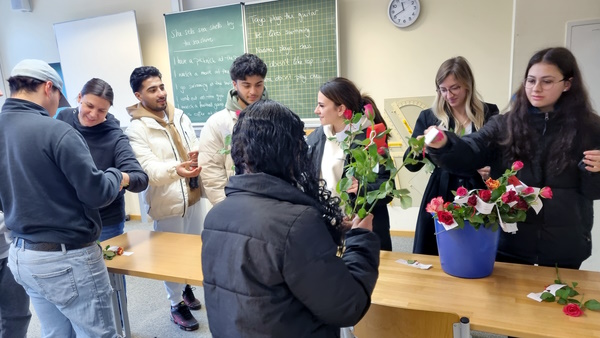Schüler kaufen und verkaufen Rosen