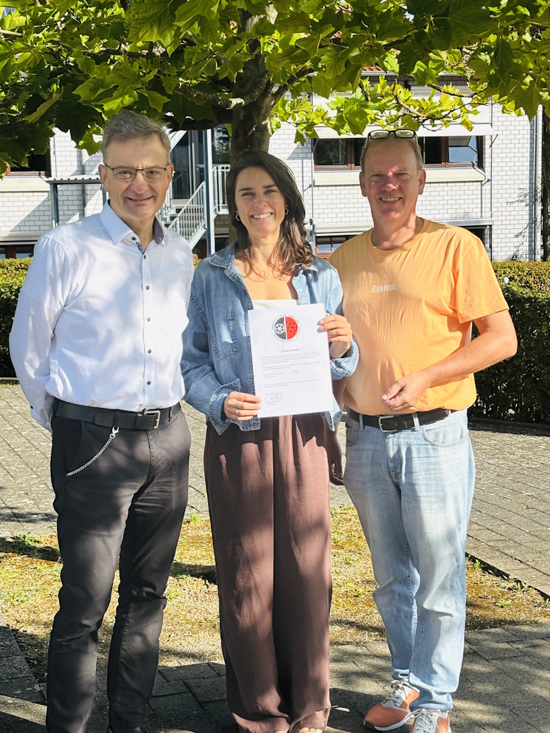 Übergabe der Urkunde