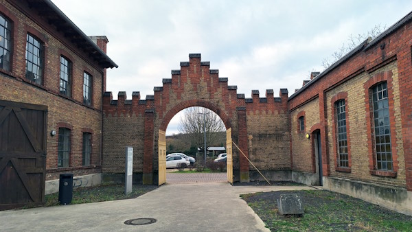 Eingang des KZ Osthofen